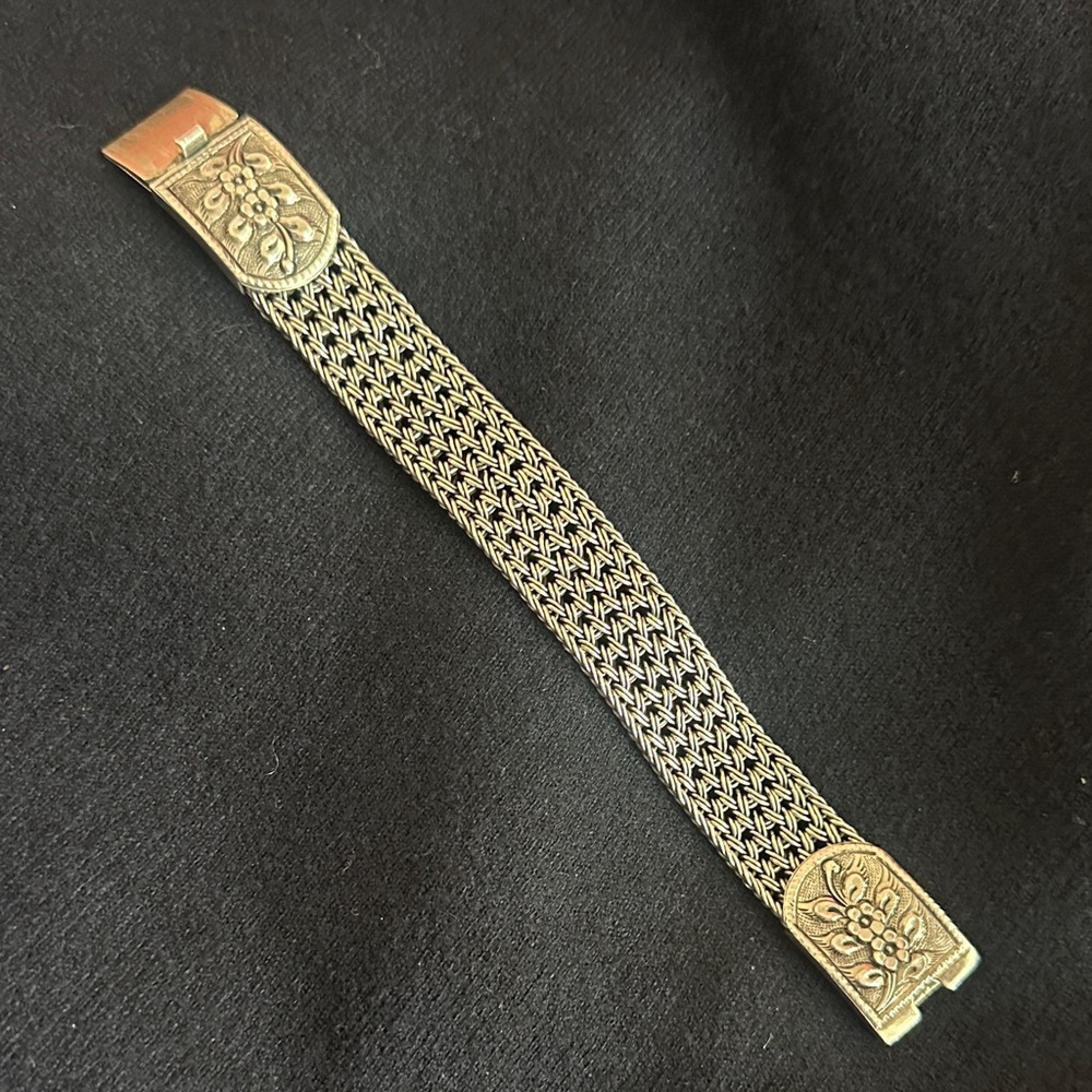 Elegant Silver Bracelet
